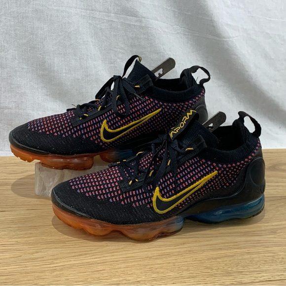 Nike Air VaporMax Flyknit Black Multi Color Youth Size 6.5, Women’s Size 8 - Picture 1 of 9